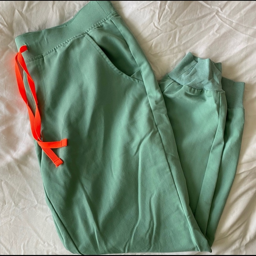 COPY - Figs Women's Jade Zamora Scrub Joggers
